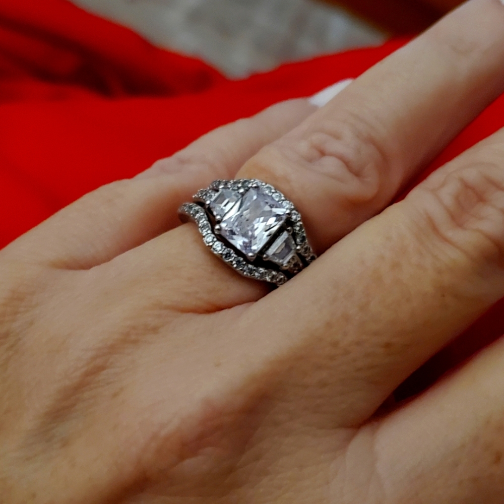 BRIDAL...3 CT. Lab created diamond ring set in white gold